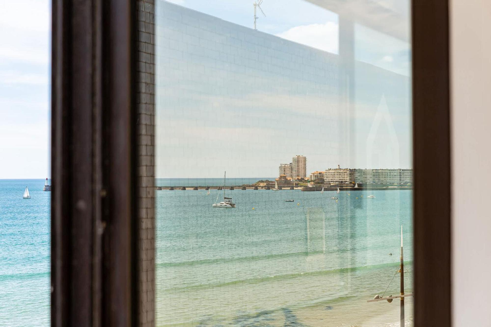 Appartement Au Pied De La Plage, Vue Imprenable Sur La Mer Les Sables-d'Olonne Exterior photo